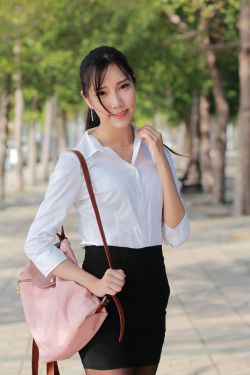 漂亮人妻被维修工侵犯的后果